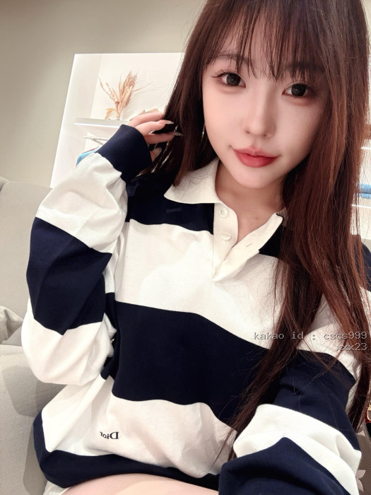 디올 네이비 블루 & 화이트 스트라이프 긴팔 니트 스웨터 레플리카 미러급 SA급 S급 고퀄리티 하이엔드 최상급 의류 [여성복] [셀럽] 14
