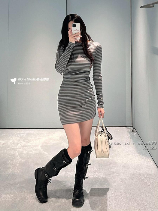 미우미우 그레이 스트라이프 오프숄더 바디콘 드레스 레플리카 미러급 SA급 S급 고퀄리티 하이엔드 최상급 의류 [여성복] [셀럽] 14