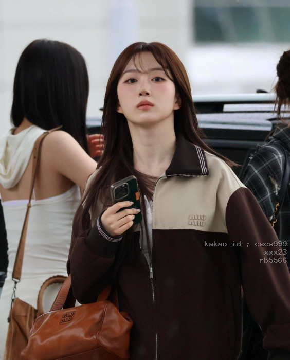 미우미우 자수 로고 지퍼업 재킷 의류 [남성여성공용] [셀럽] 11