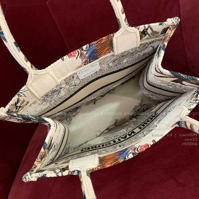 디올 북토트백 스몰 가방 7