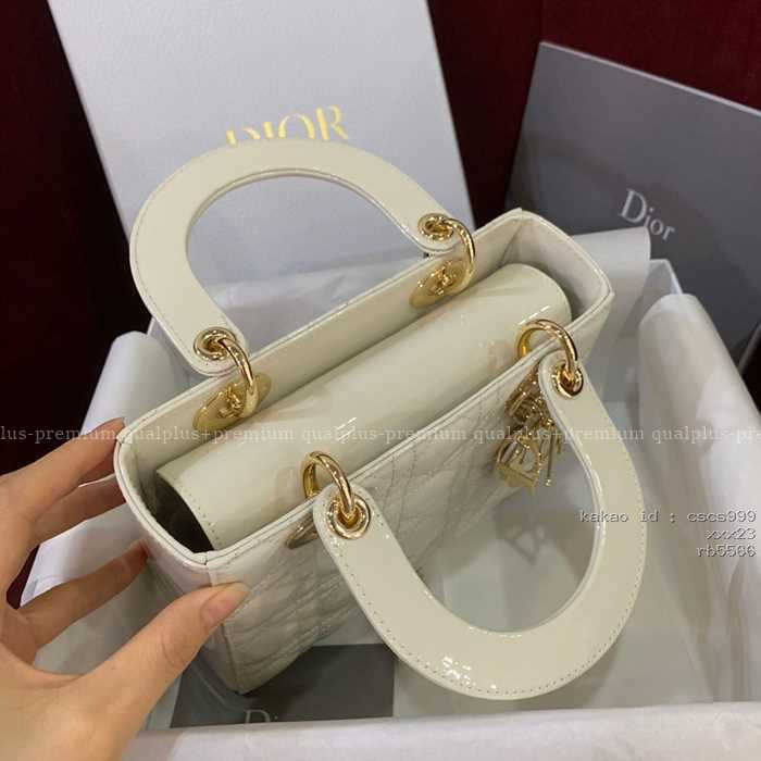 디올 레이디 디* 페이턴트 레이디백 스몰 가방 7