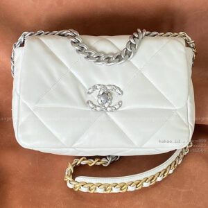 샤넬 19 숄더백 미듐 가방