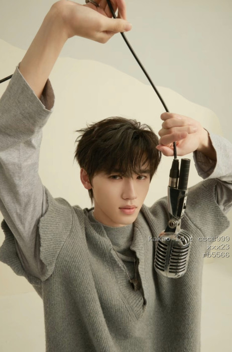 지방시 페이크 투피스 스웨터 의류 [남성여성공용] [셀럽] 3