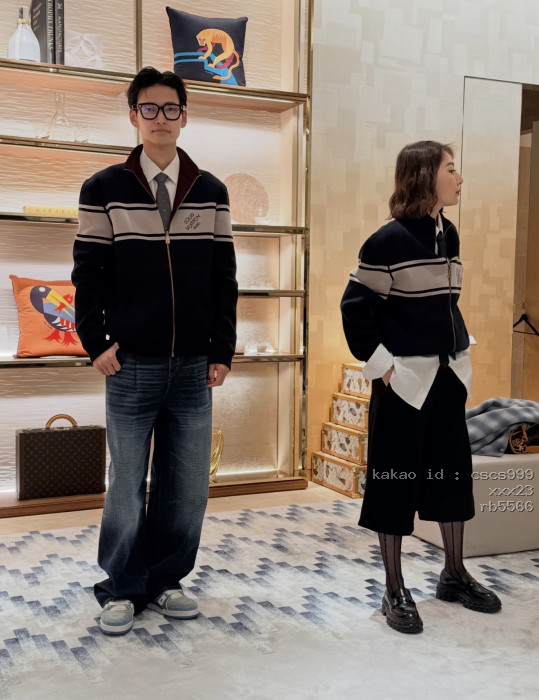 루이비통 컬러 블록 리버서블 하이넥 지퍼업 로고 재킷 의류 [남성여성공용] [셀럽] 15
